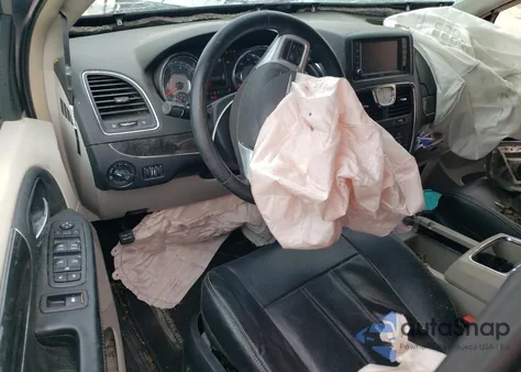 2013 Chrysler Town & Country Touring z USA, uszkodzony, nr VIN 2C4RC1BG3DR793546